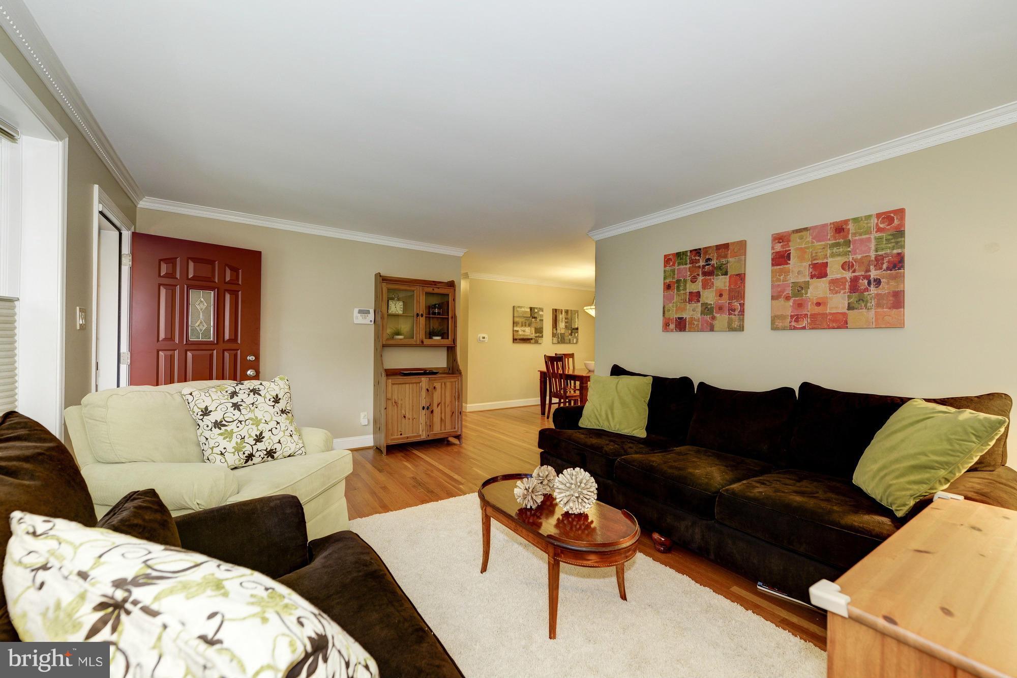 703 Tapawingo Road Southwest Vienna, VA 22180 - Photo 6 of 29 Living Room