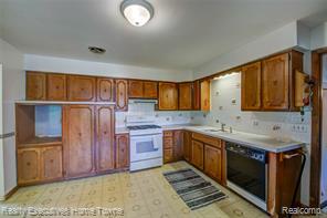 8728 Rynn Road Avoca, MI 48006 - Photo 18 of 53