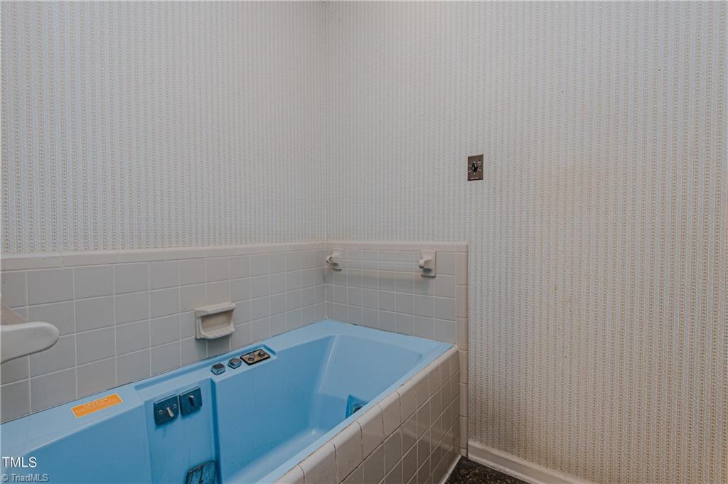 612 Sellars Mill Road Burlington, NC 27217 - Photo 34 of 49 Gallery Image 34