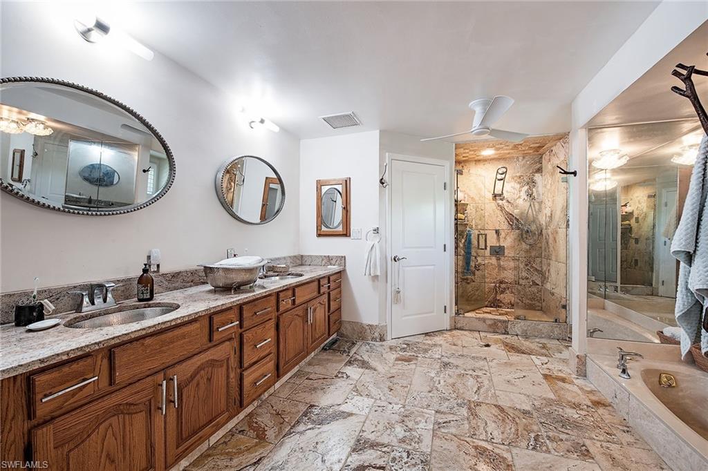 559 Neapolitan Way Naples, FL 34103 - Photo 12 of 15 Gallery Image 12
