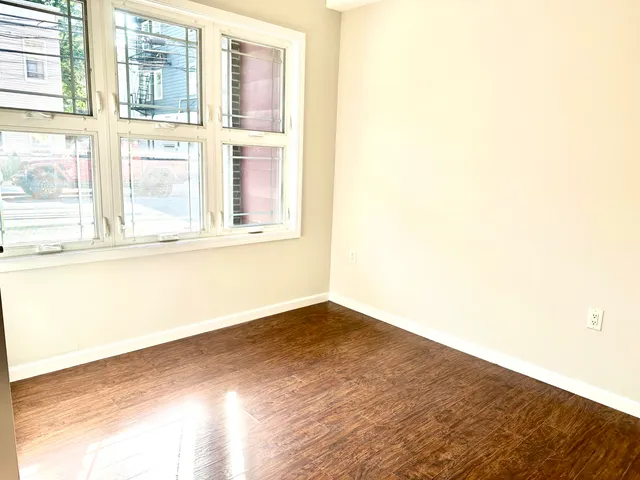 $2,285 | 40 Vroom Street, Unit 1A, Jersey City, NJ 07306