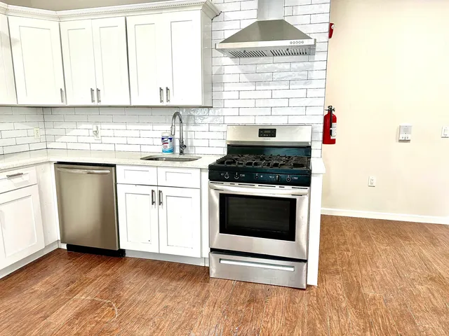 $2,285 | 40 Vroom Street, Unit 1A, Jersey City, NJ 07306