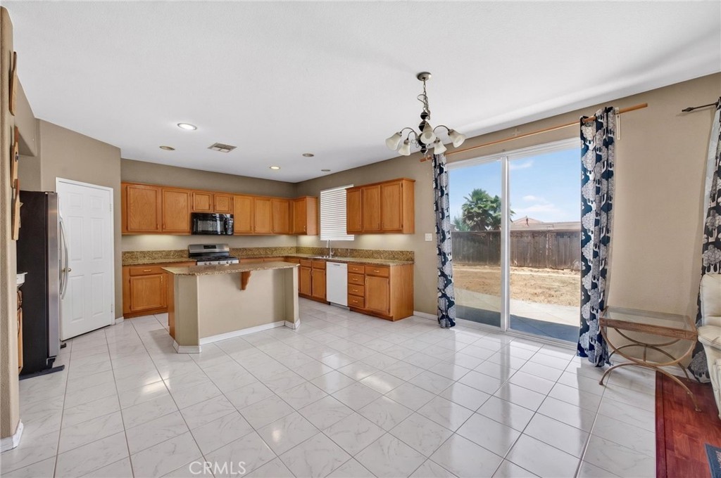 31544 Borega Road Murrieta, CA 92563 - Photo 8 of 48