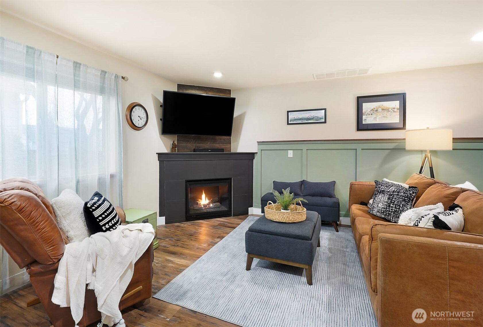 2413 Fulton Street Everett, WA 98201 - Photo 3 of 30