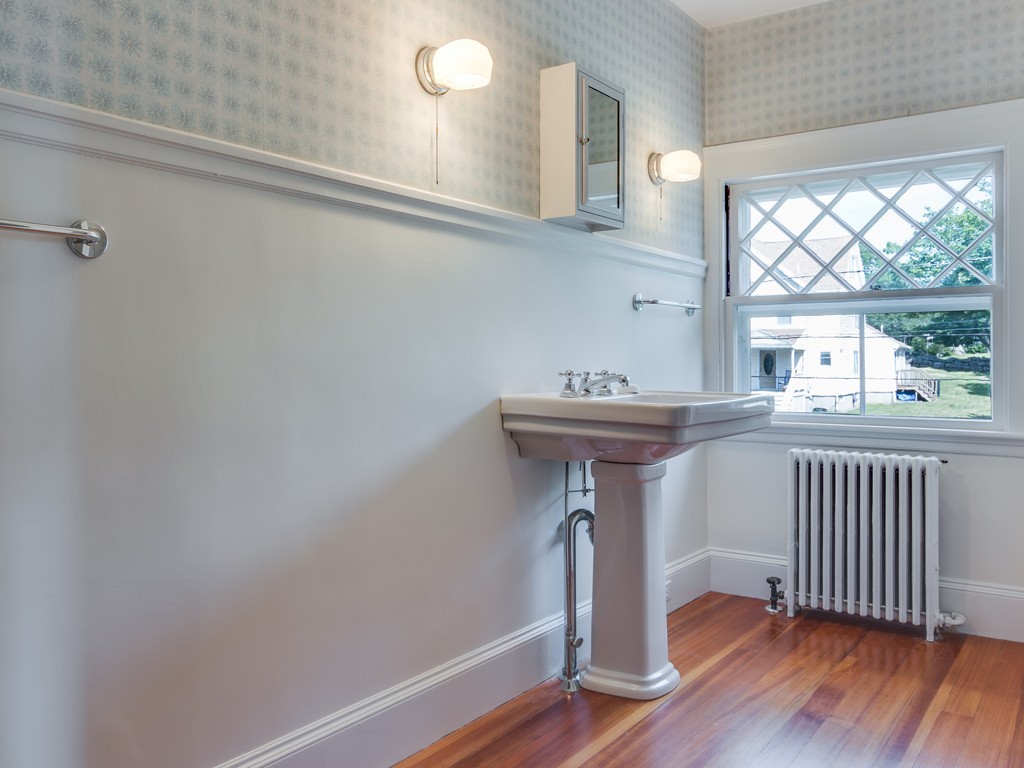 24 Beach Road Gloucester, MA 01930 - Photo 22 of 29 Gallery Image 22