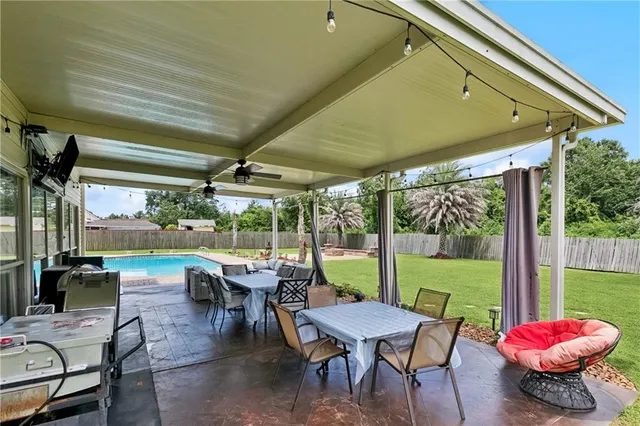 $415,000 | 2920 Acorn Drive, Violet, LA 70092