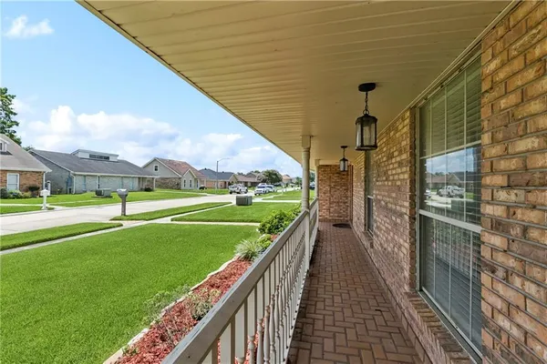$408,000 | 2920 Acorn Drive, Violet, LA 70092