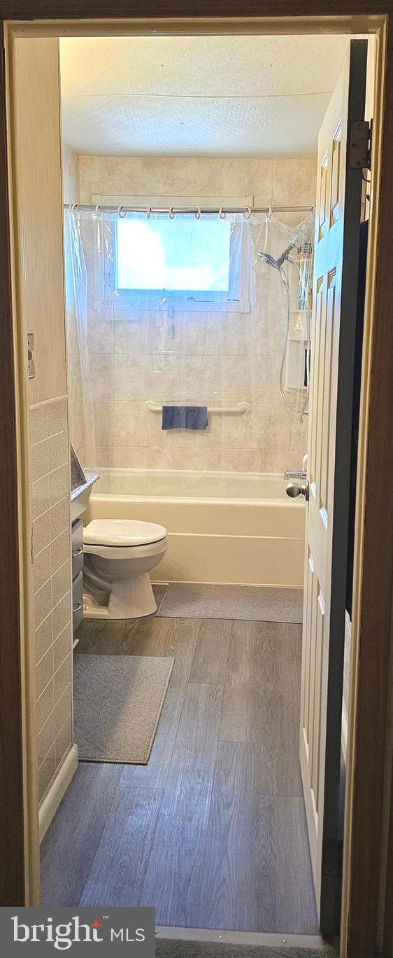 125 Colonial Road Edgewater Park, NJ 08010 - Photo 29 of 43 Bathroom 1 (Full)