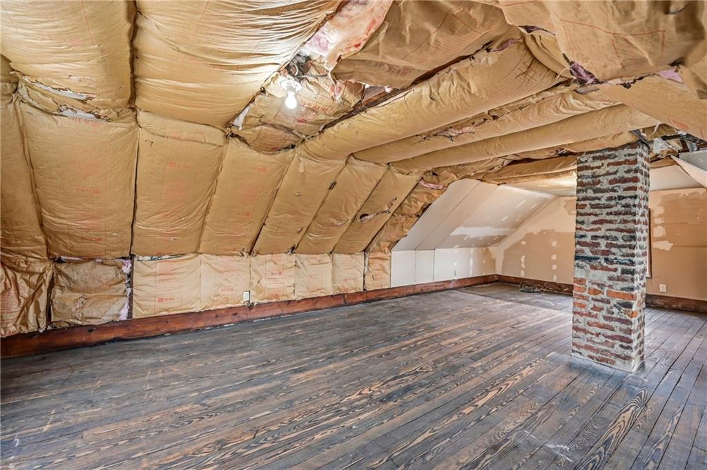 564 Spruce Avenue Sharon, PA 16146 - Photo 28 of 37 a view of a room with wooden floor