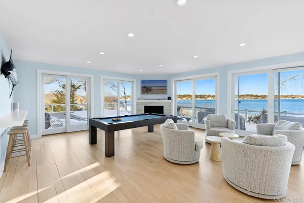 $3,990,000 | 11 Bayview Drive, Hampton Bays, NY 11946