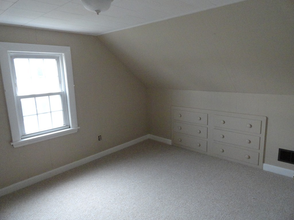 6 Windsor Road Beverly, MA 01915 - Photo 8 of 10 Gallery Image 8