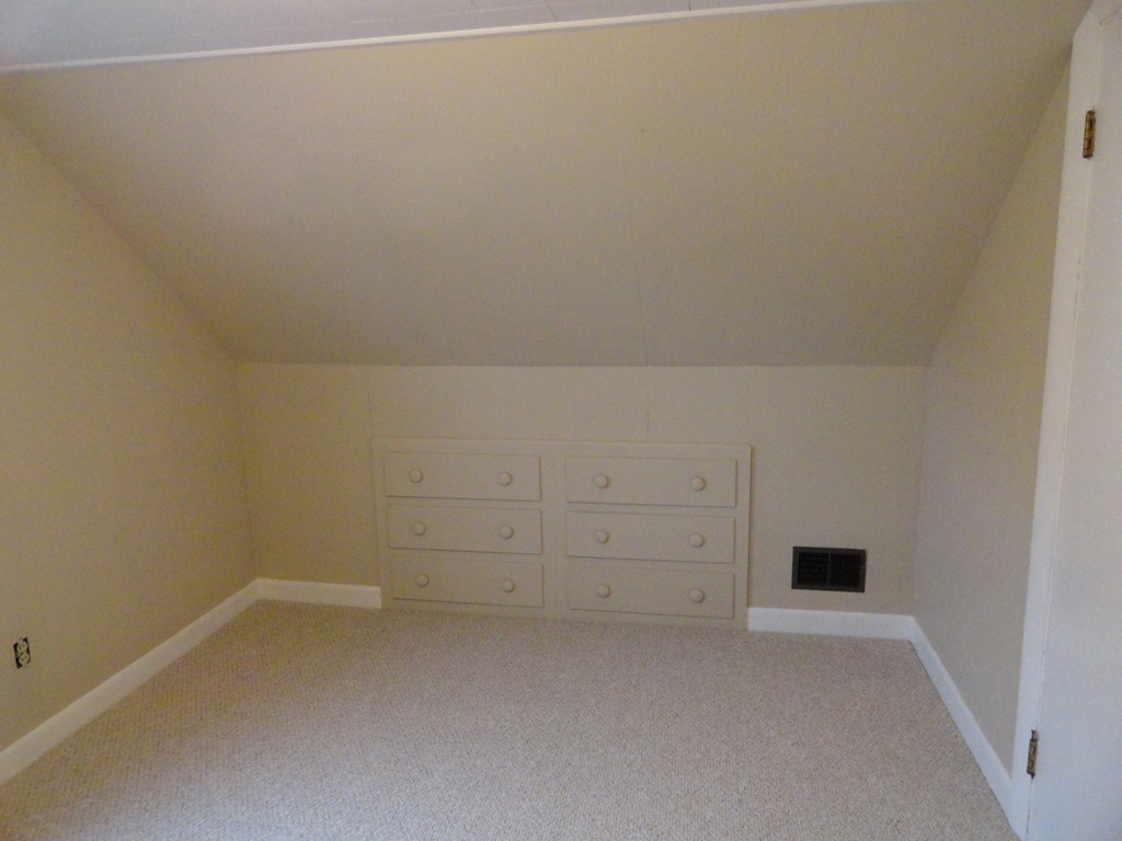 6 Windsor Road Beverly, MA 01915 - Photo 9 of 10 Gallery Image 9