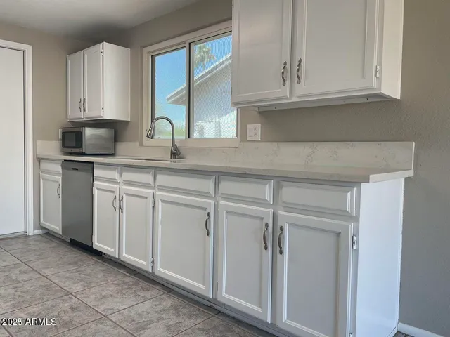 $2,200 | 1414 West Colt Road, Chandler, AZ 85224