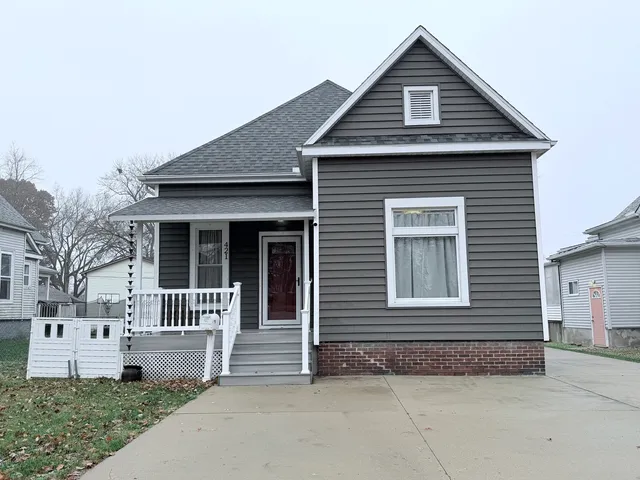$139,900 | 421 North Grant Street, Clinton, IL 61727
