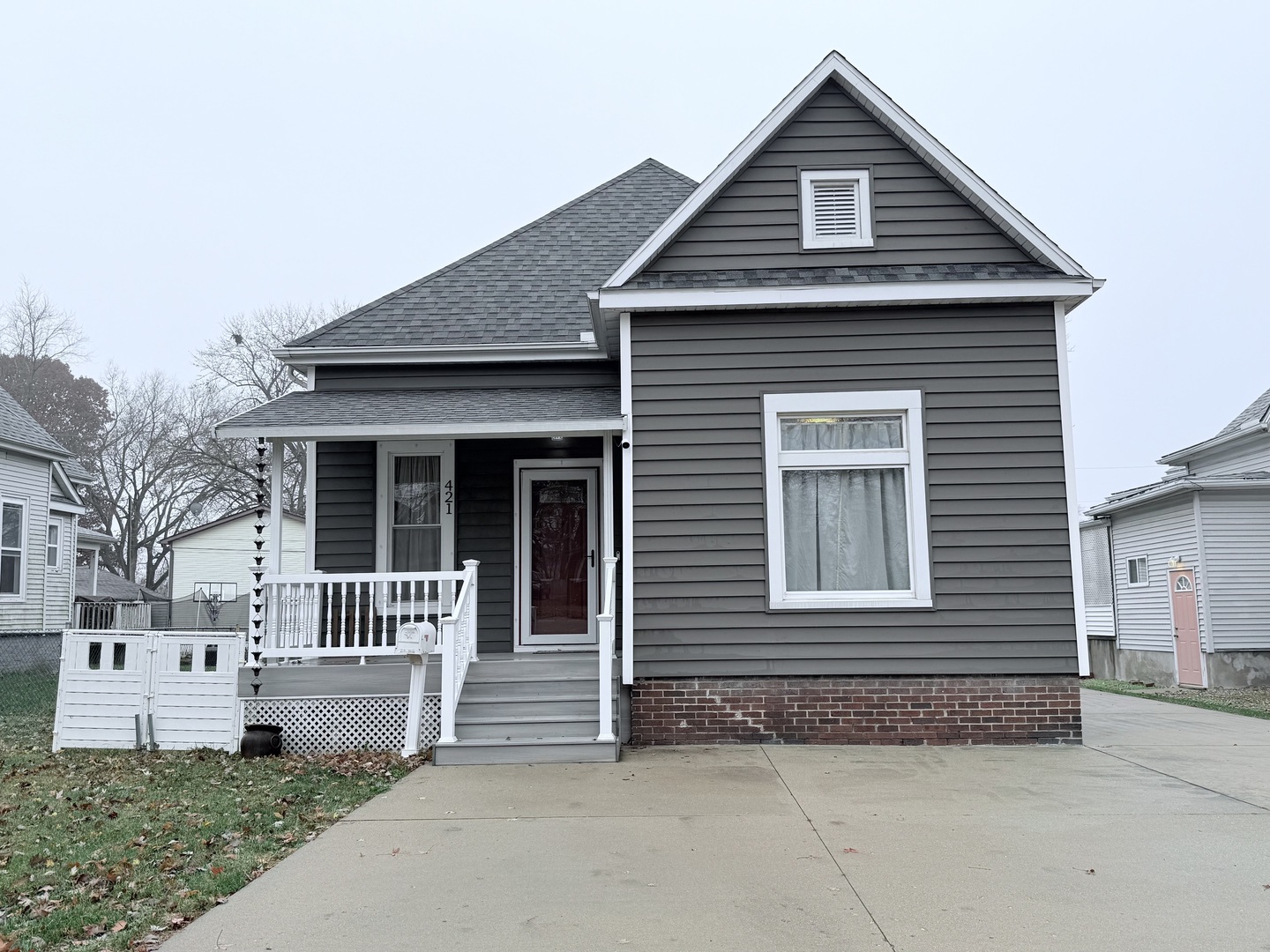 421 North Grant Street Clinton, IL 61727 - Photo 1 of 20