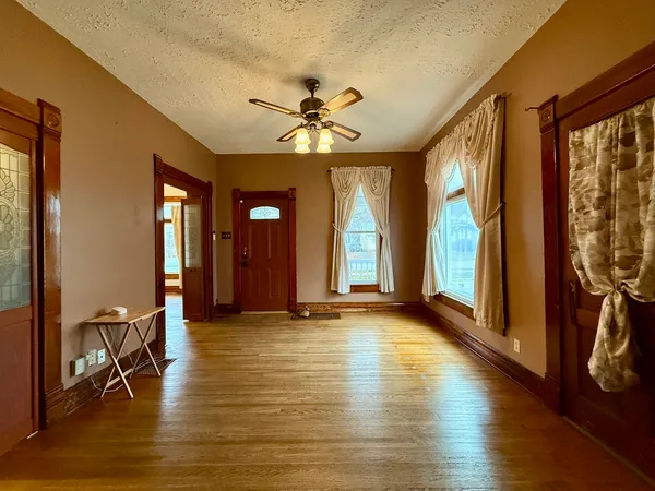 $139,900 | 421 North Grant Street, Clinton, IL 61727