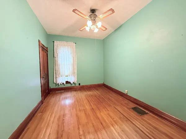 $139,900 | 421 North Grant Street, Clinton, IL 61727