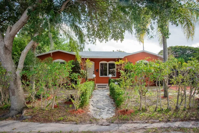 $895,000 | 16910 Northeast 8th Court, North Miami Beach, FL 33162