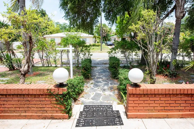 $895,000 | 16910 Northeast 8th Court, North Miami Beach, FL 33162