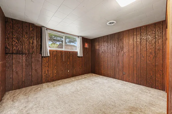 $260,000 | 9324 Saric Drive, Highland, IN 46322