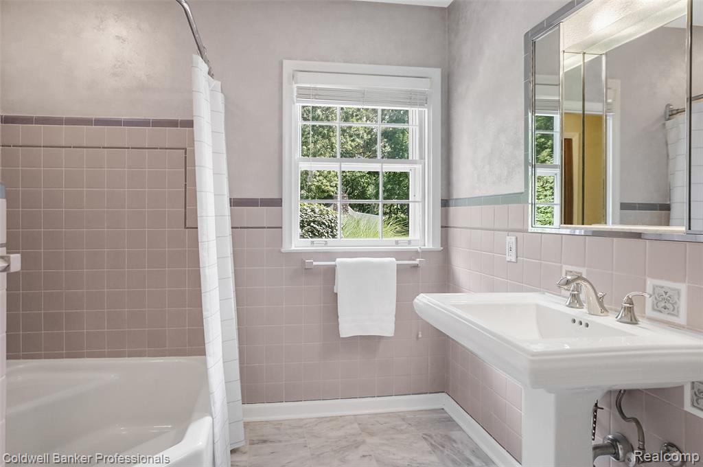 19905 Beverly Road Beverly Hills, MI 48025 - Photo 46 of 98