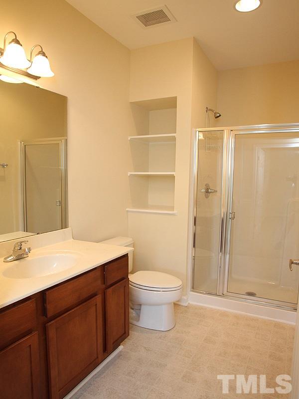 523 Weather Ridge Lane, Unit 523 Cary, NC 27513 - Photo 15 of 18 Second full bathroom