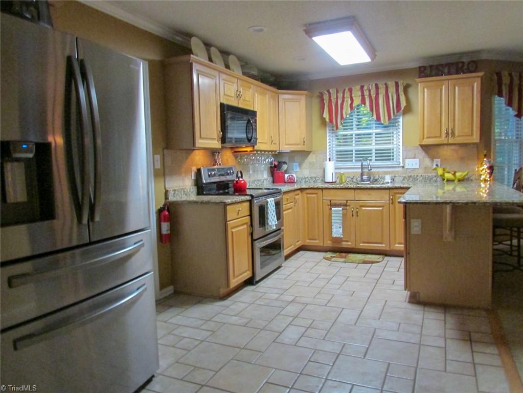 1612 Penny Road High Point, NC 27265 - Photo 12 of 46 Spacious Kitchen