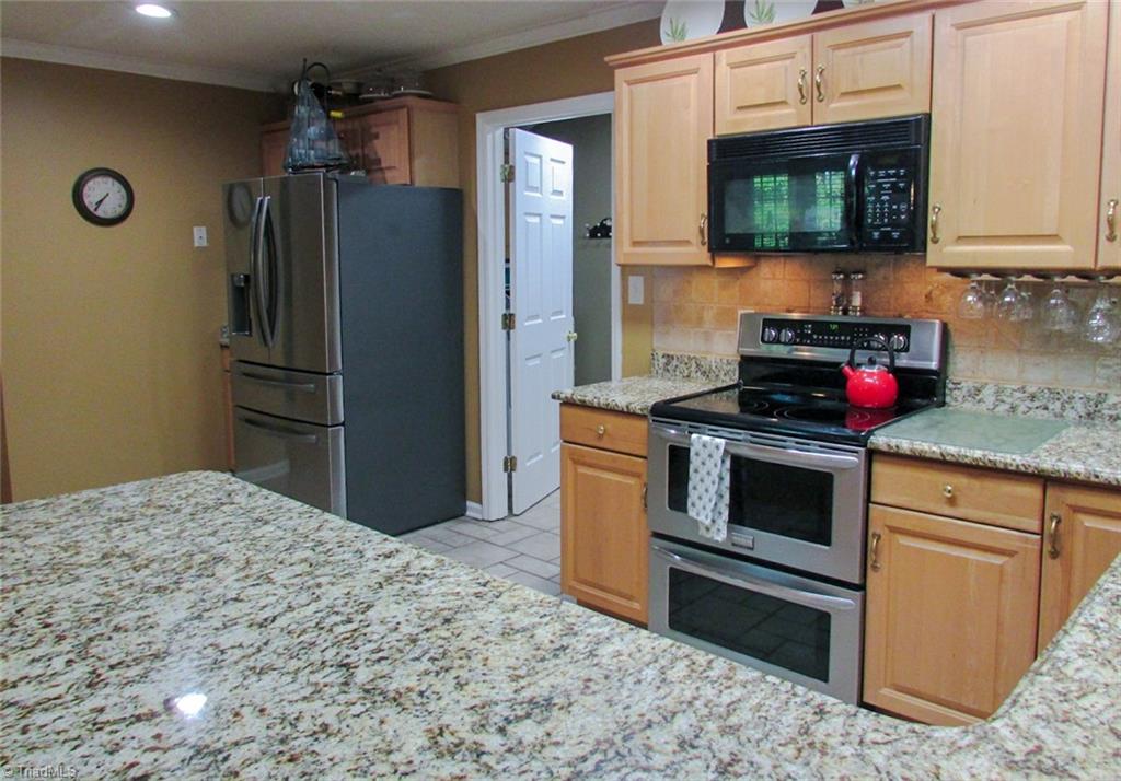 1612 Penny Road High Point, NC 27265 - Photo 10 of 46 Kitchen