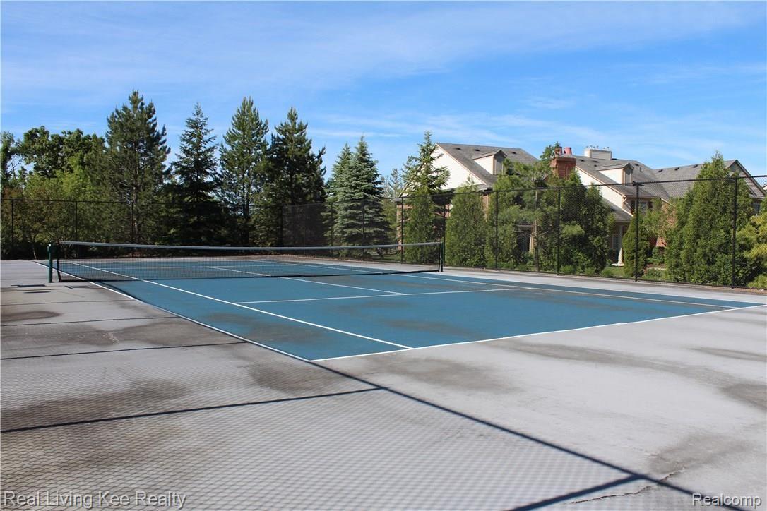 3393 Tremonte Circle, Unit 204 Rochester, MI 48306 - Photo 39 of 40 37 Tennis court.jpg