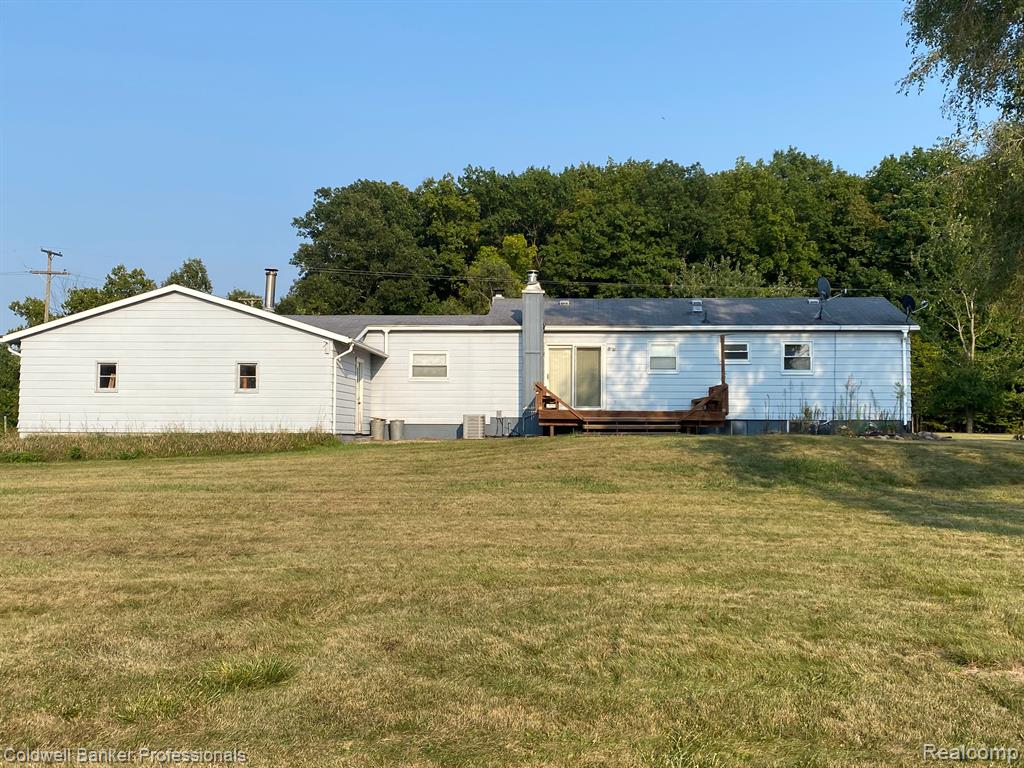 2808 South Elba Road Lapeer, MI 48446 - Photo 10 of 23