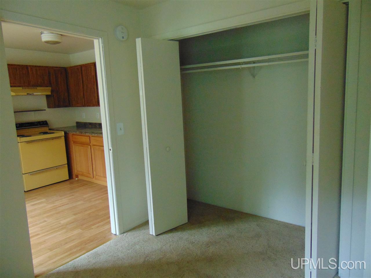 1064 West Ridge Street, Unit 4 Marquette, MI 49855 - Photo 8 of 11 Gallery Image 8
