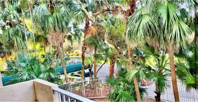 $220,000 | 2350 Northeast 135th Street, Unit 212, North Miami, FL 33181