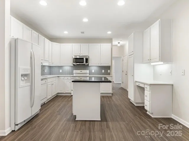 $450,000 | 8615 Tayland Cellers Court, Charlotte, NC 28277