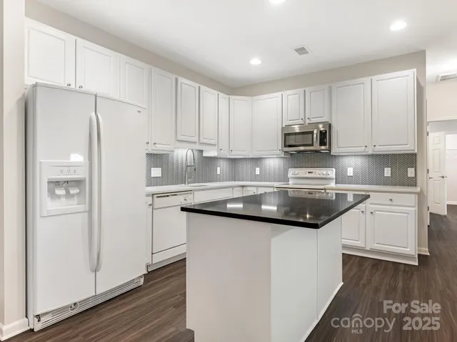 $450,000 | 8615 Tayland Cellers Court, Charlotte, NC 28277