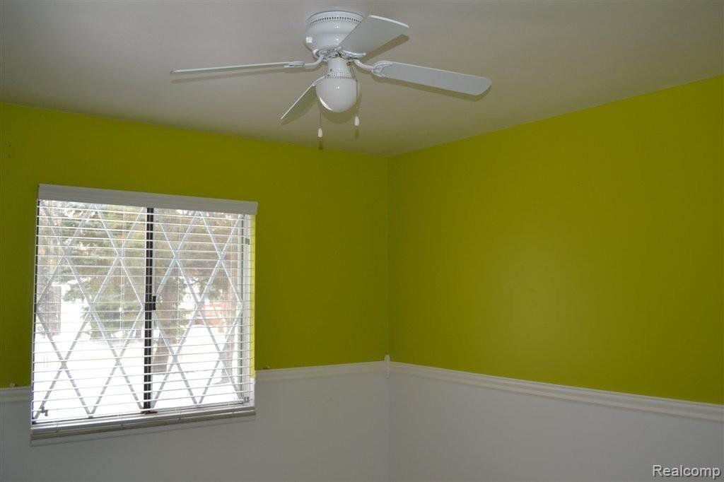 3390 Greenwood Street Rochester, MI 48309 - Photo 16 of 22 3rd bedroom