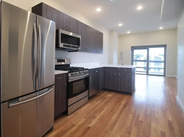 $2,900 | 66 Frankfort Street, Unit 1R, Boston, MA 02128