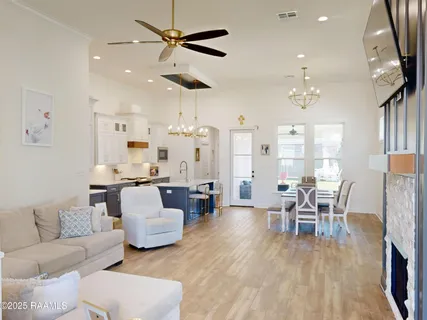 $343,000 | 122 Lakes Edge Drive, Broussard, LA 70518
