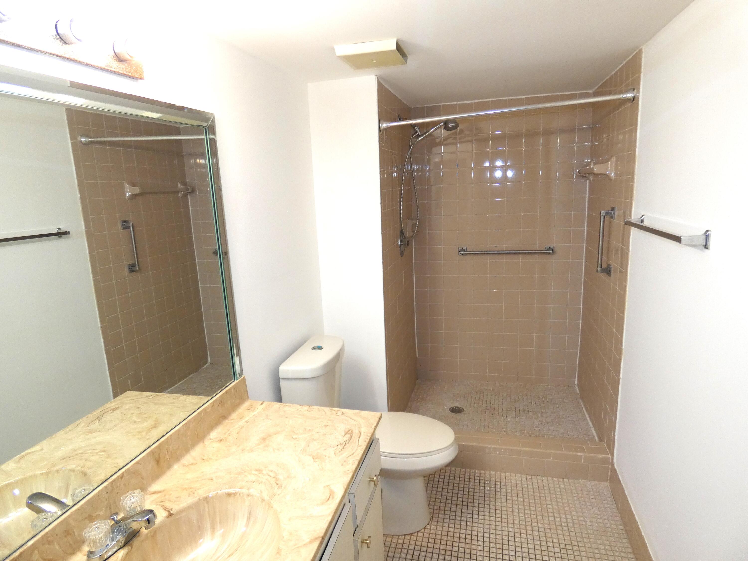 357 North Rock Island Road, Unit 407 Margate, FL 33063 - Photo 11 of 23 P1000920