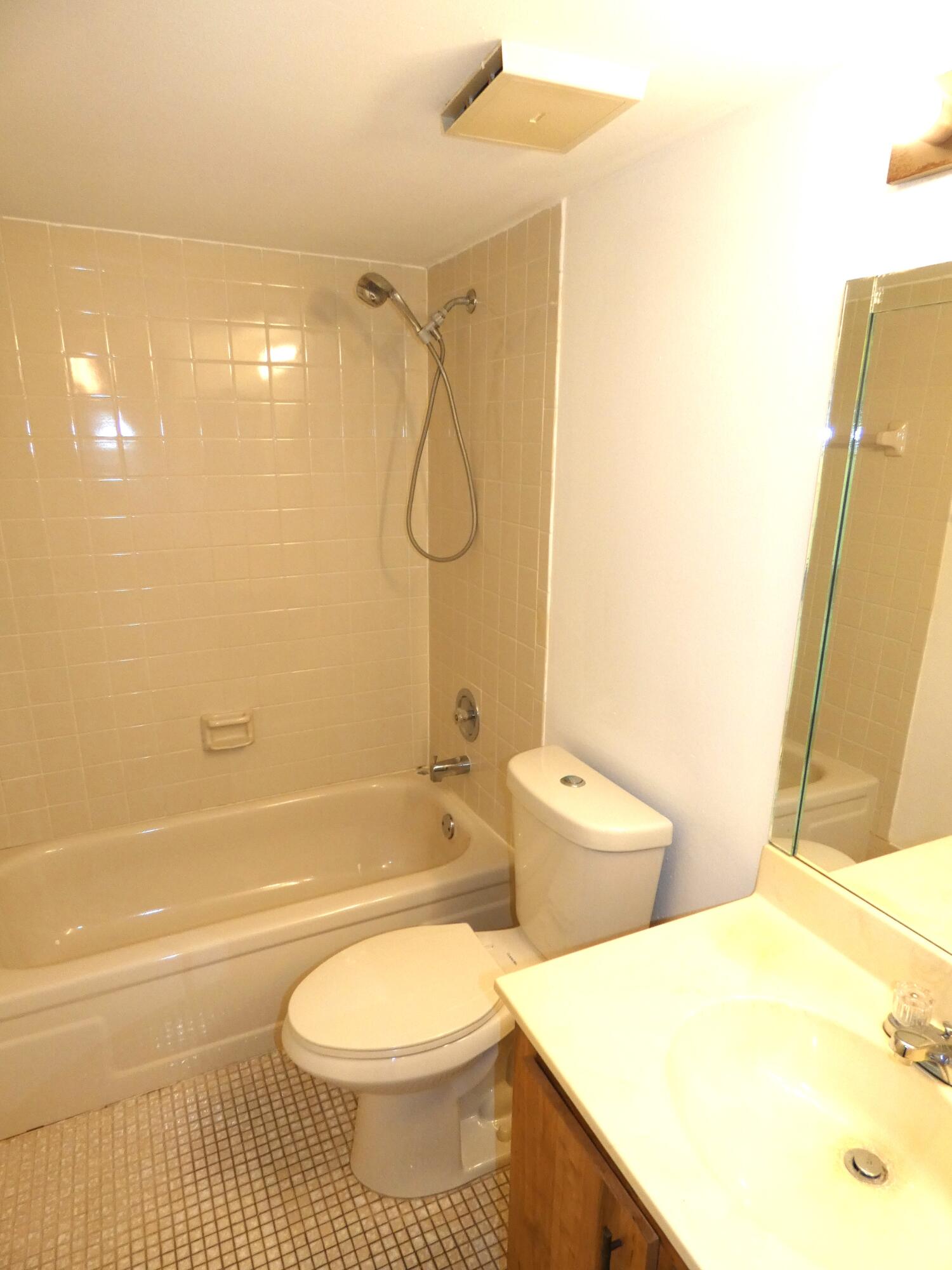 357 North Rock Island Road, Unit 407 Margate, FL 33063 - Photo 14 of 23 P1000923