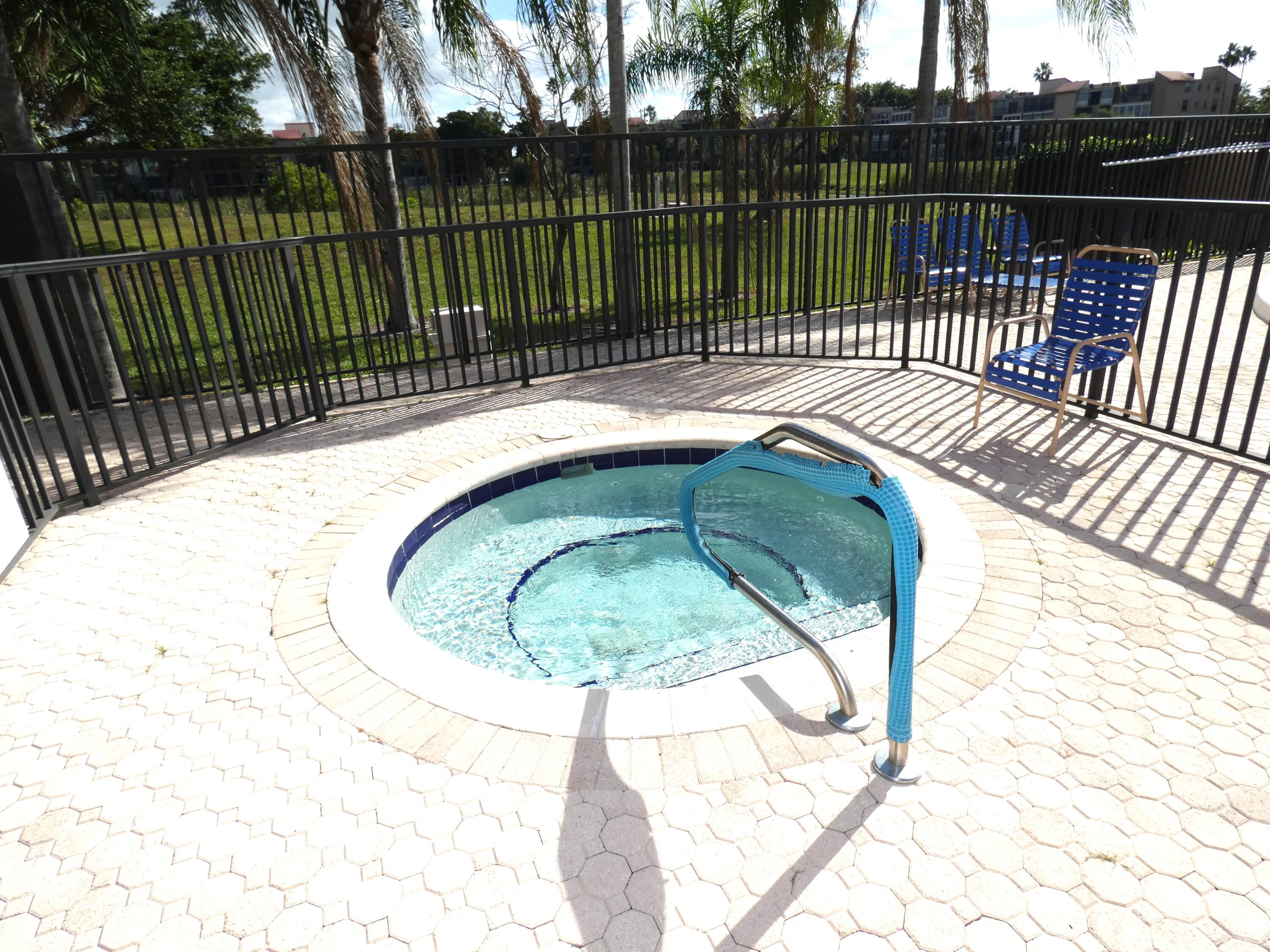 357 North Rock Island Road, Unit 407 Margate, FL 33063 - Photo 21 of 23 P1000939