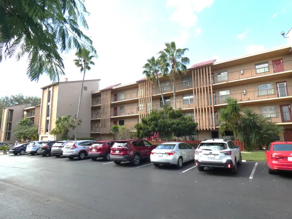 $1,750 | 357 North Rock Island Road, Unit 407, Margate, FL 33063