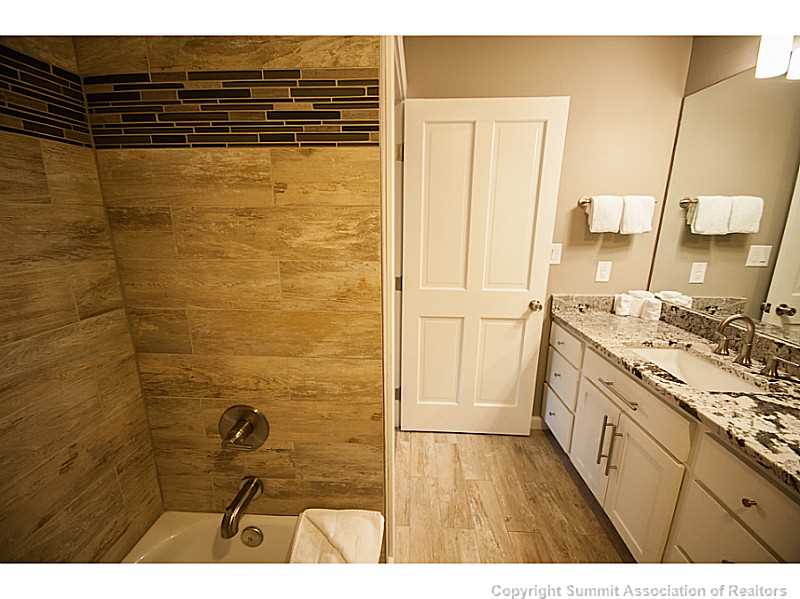 195 River Run Road, Unit 8054 Keystone, CO 80435 - Photo 15 of 24 Bathroom.