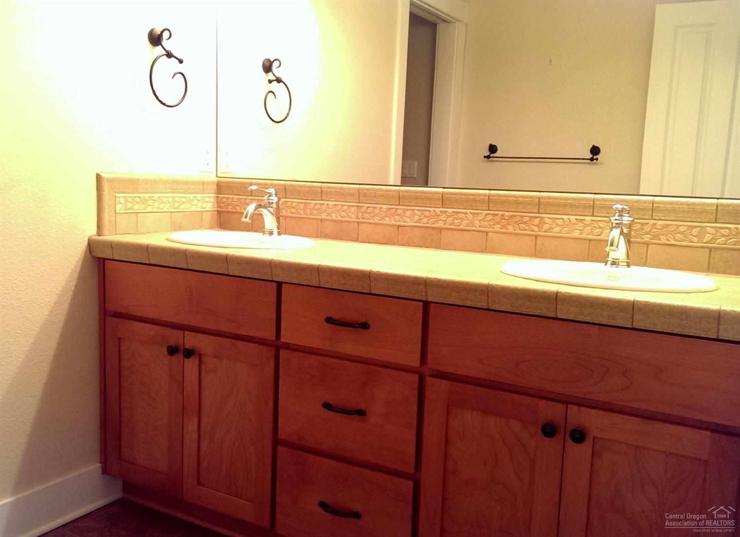 60825 Currant Way Bend, OR 97702 - Photo 16 of 21 Gallery Image 16