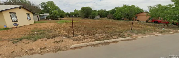 $10,700 | 10 South Willow Street, Pearsall, TX 78061