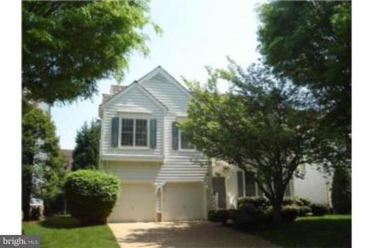 2707 Courthouse Oaks Road Vienna, VA 22181 - Photo 2 of 23 Exterior front 2