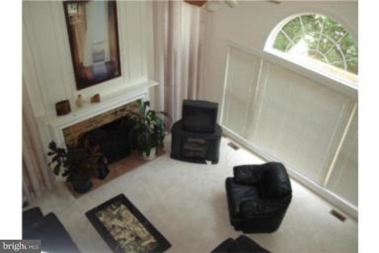 2707 Courthouse Oaks Road Vienna, VA 22181 - Photo 11 of 23 Family Room 3