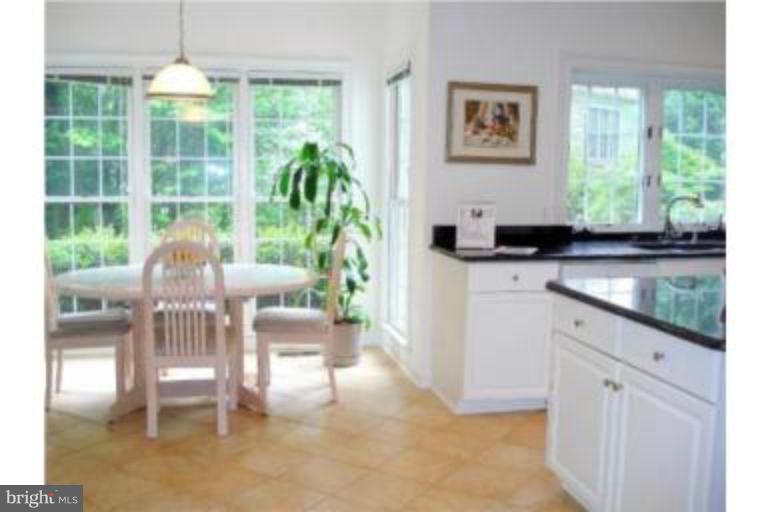 2707 Courthouse Oaks Road Vienna, VA 22181 - Photo 12 of 23 Breakfast Area