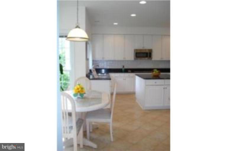 2707 Courthouse Oaks Road Vienna, VA 22181 - Photo 13 of 23 Kitchen