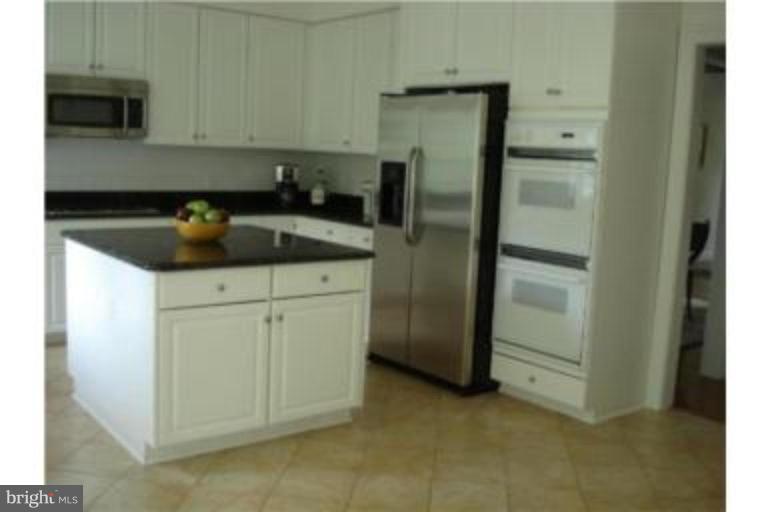 2707 Courthouse Oaks Road Vienna, VA 22181 - Photo 14 of 23 Kitchen 2