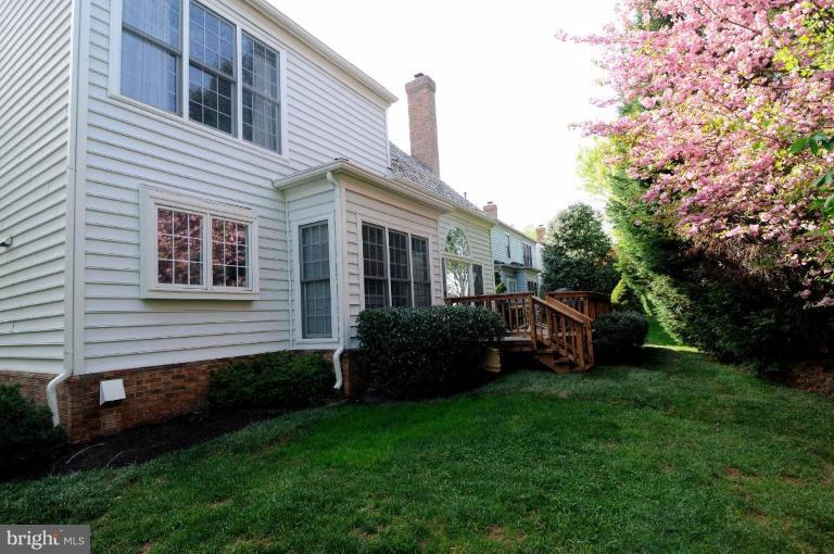 2707 Courthouse Oaks Road Vienna, VA 22181 - Photo 6 of 23 Exterior backyard 3